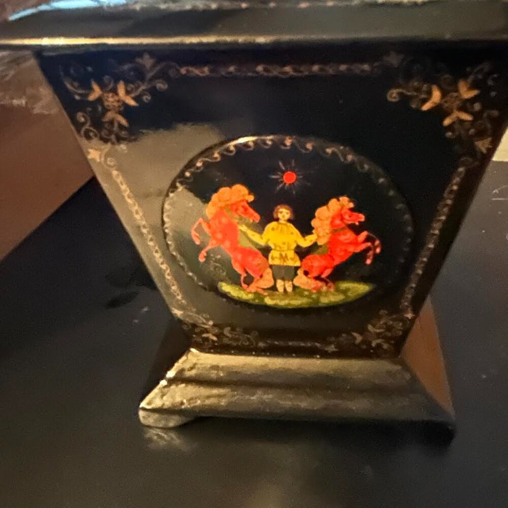 Unusual Vinatge Russian Lacquer Trinket Box